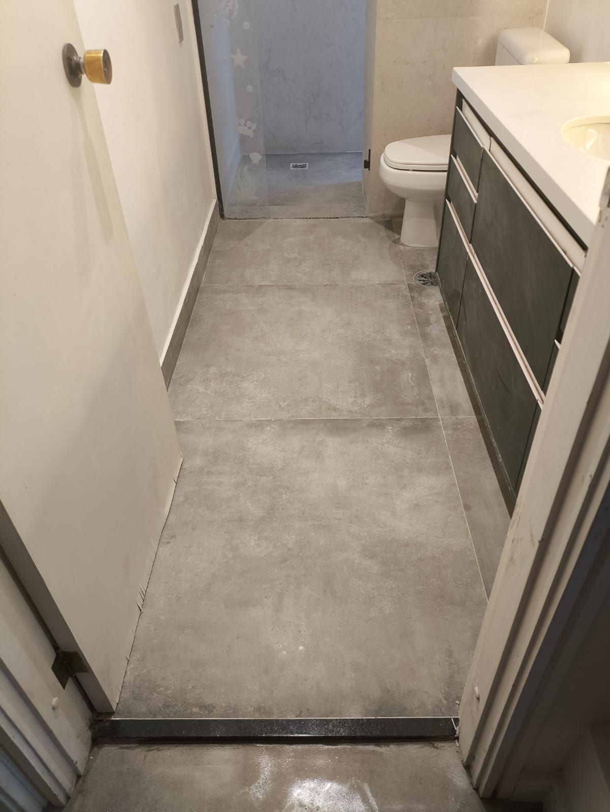 Piso porcelanato cimentício